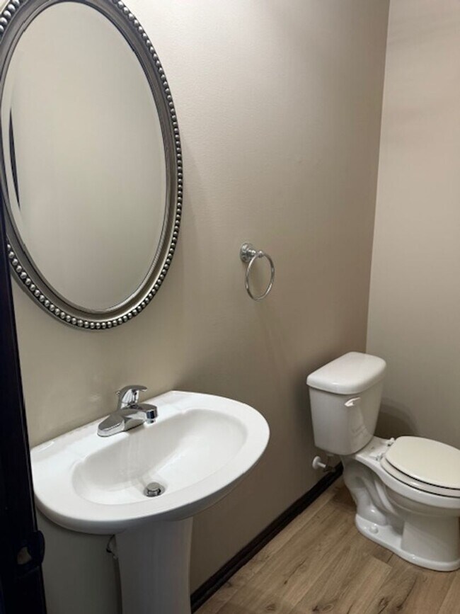 Building Photo - Luxury Townhomes