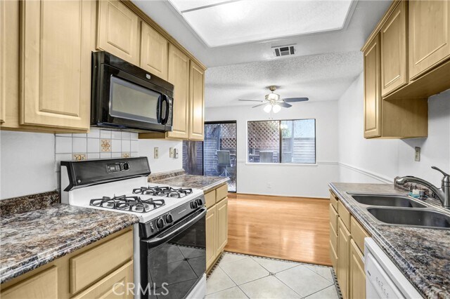 Building Photo - 1110 Strawberry Ln