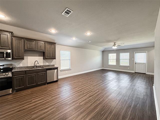 Building Photo - 6401 Graceland Dr