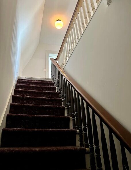 Building Photo - 222 Montgomery St