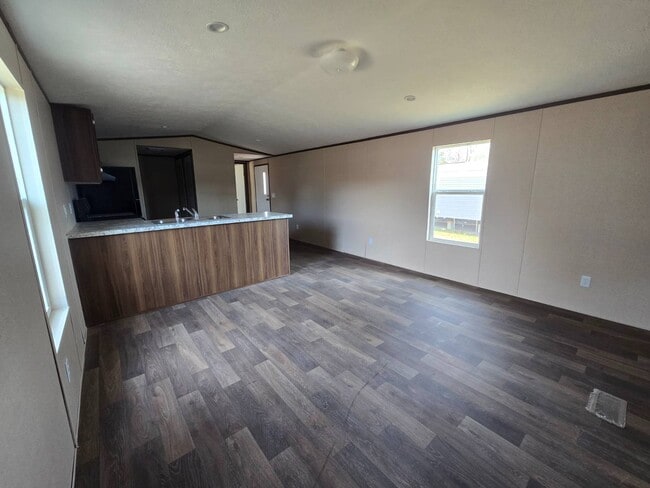 Building Photo - 6500 Mccrary Rd Ext