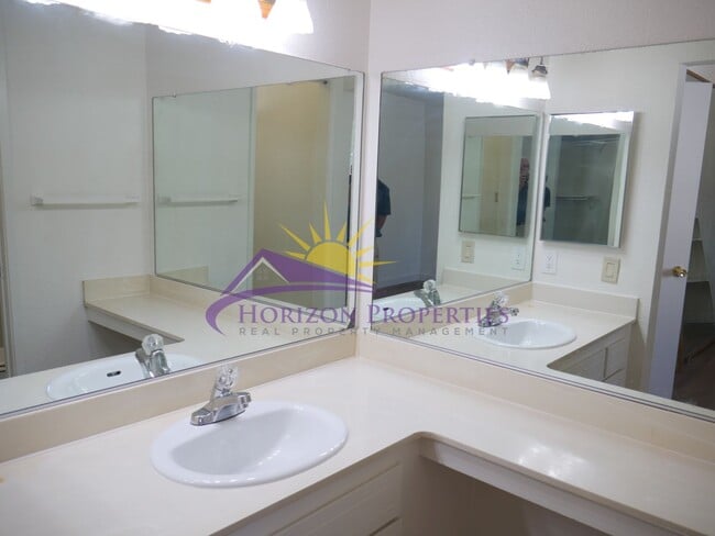 Building Photo - Open 4 Bed 2 Bath 1,407sqft Single Family Home