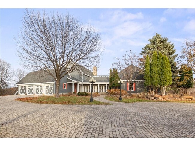 Building Photo - 1560 Bluff Creek Dr