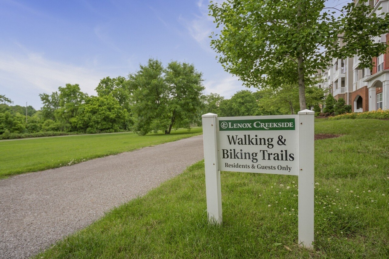 Building Photo - 8201 Lenox Creekside Dr