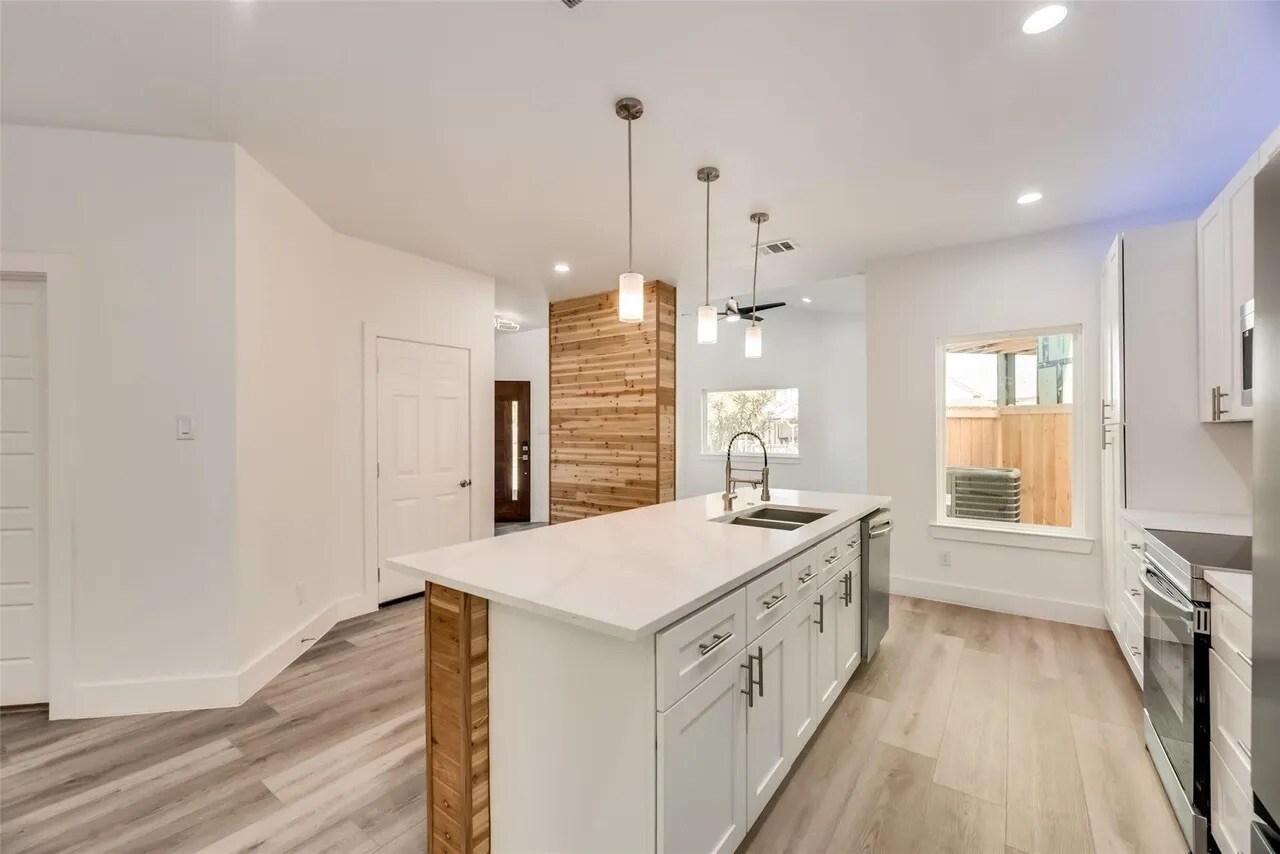 Building Photo - 1930 Shaw St