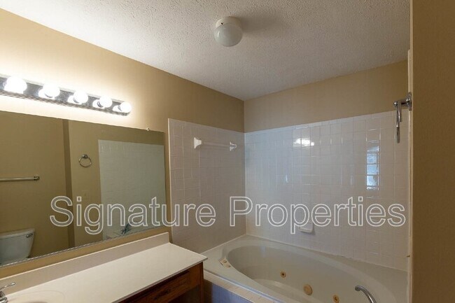 Building Photo - 506 Waters Cove Ct