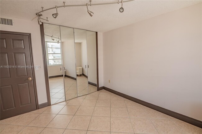 Building Photo - 2750 NE 183rd St