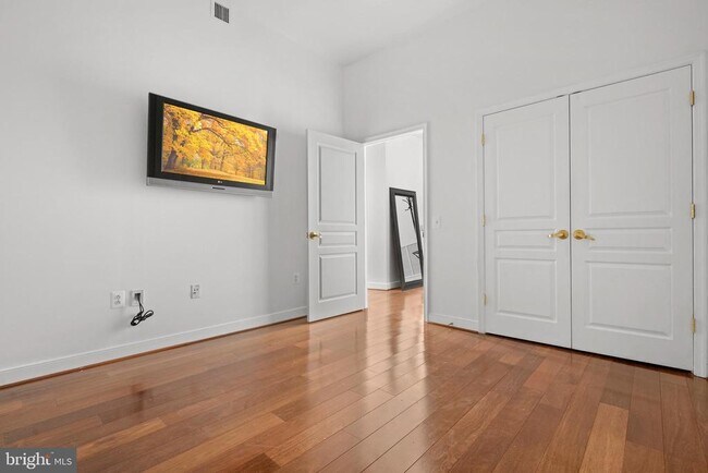 Building Photo - 631 D St NW