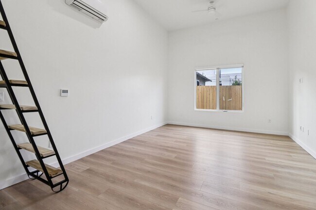 Building Photo - 4456 30th Street - North Parks Elevated Spanish Style Community