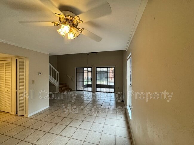 Building Photo - 812 SW 55th Terrace