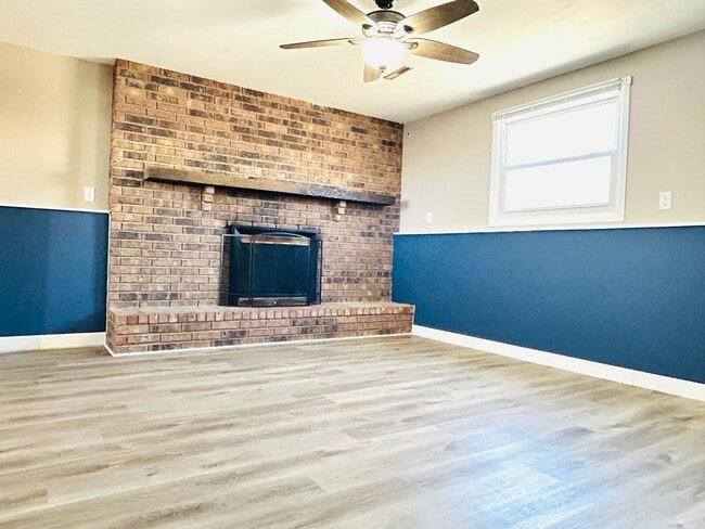 Building Photo - MOVE IN SPECIAL - 1/2 Off Move in Rent