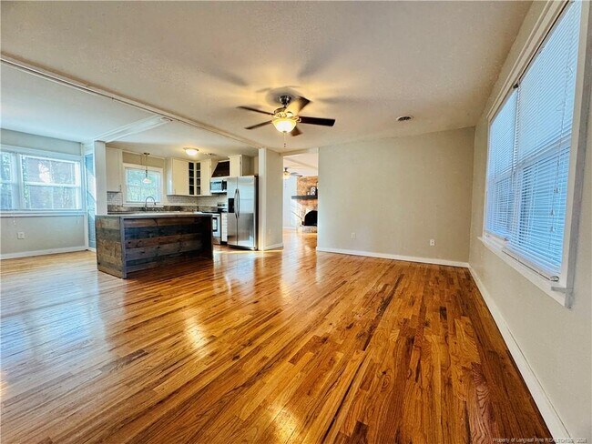 Building Photo - 1625 Van Buren Ave