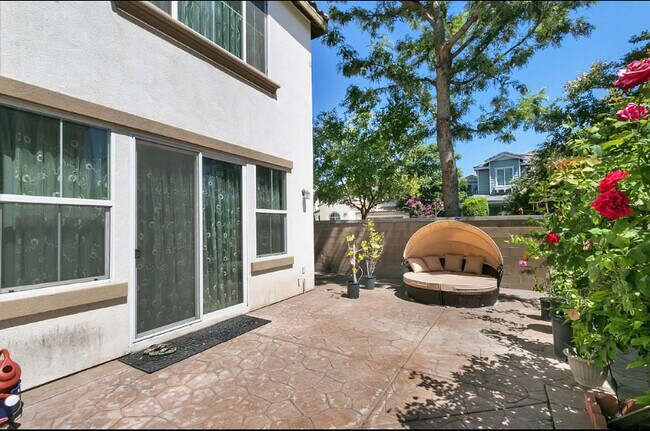 Building Photo - 14585 Westfield Ave