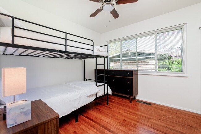 Building Photo - 620 St Bernard Dr