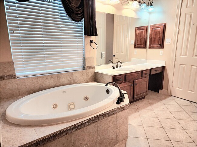 Building Photo - 14214 Altair Dr