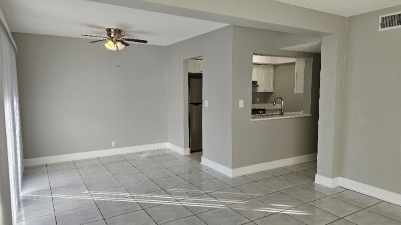 Building Photo - 705 James St