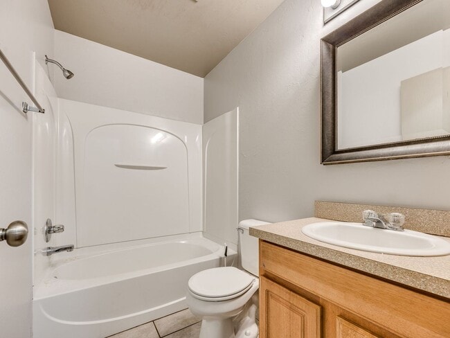 Building Photo - Charming 3-Bedroom Home in the Desirable V...