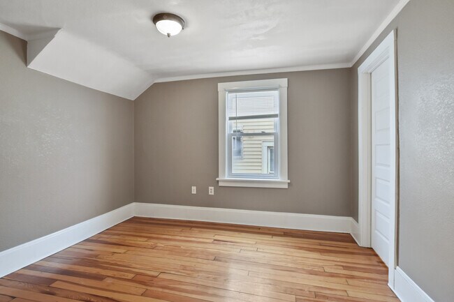 Building Photo - 117 N 1st St