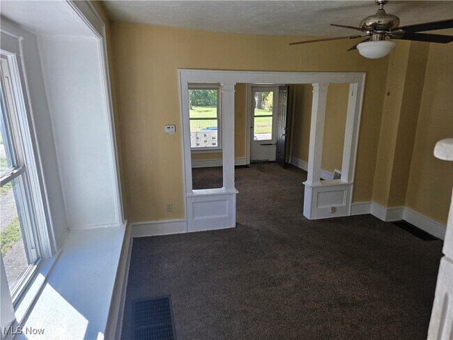 Building Photo - 846 Hunter St NW