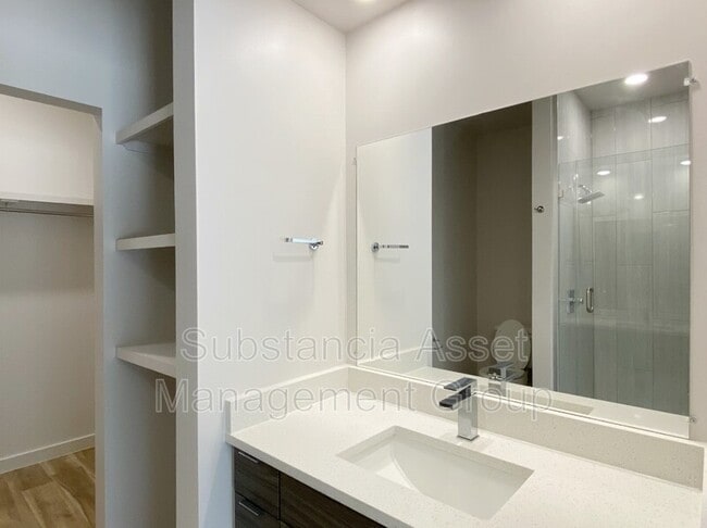 Building Photo - 1677 Midtown Pl