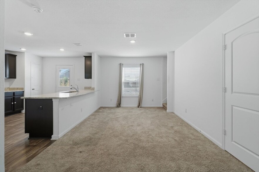 Building Photo - 3130 Jackson Smt