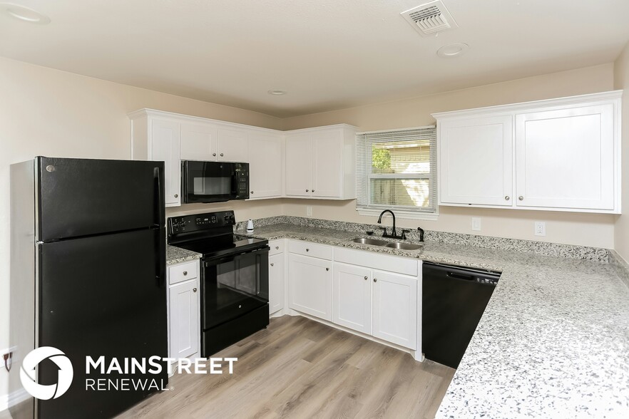 Building Photo - 317 Worthy St