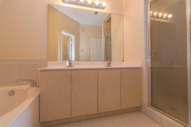 Building Photo - 16620 SW 47th Terrace