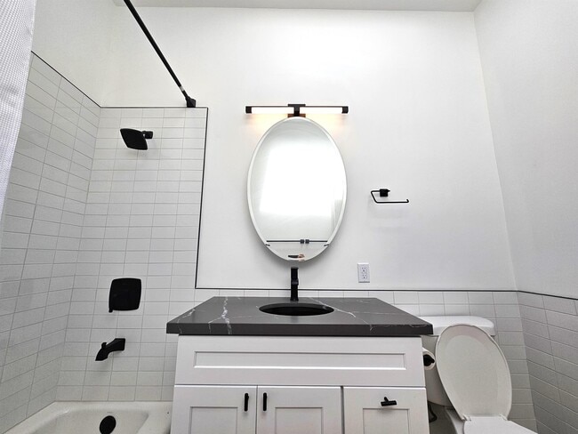 Building Photo - 2711 W 60th St