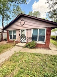Building Photo - 530 N Cottage Ave