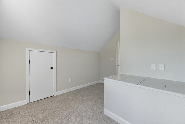 Building Photo - WELCOME TO WILLOUGHBY TERRACE!!!