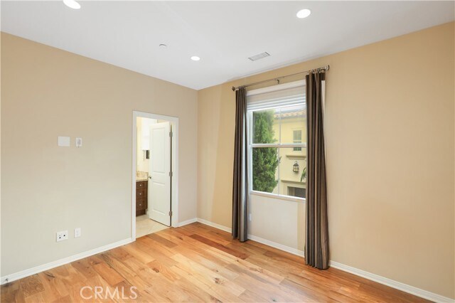 Building Photo - 220 Kempton