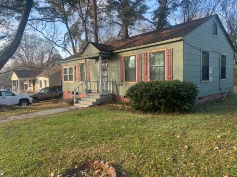 Building Photo - 115 Rosehaven Dr