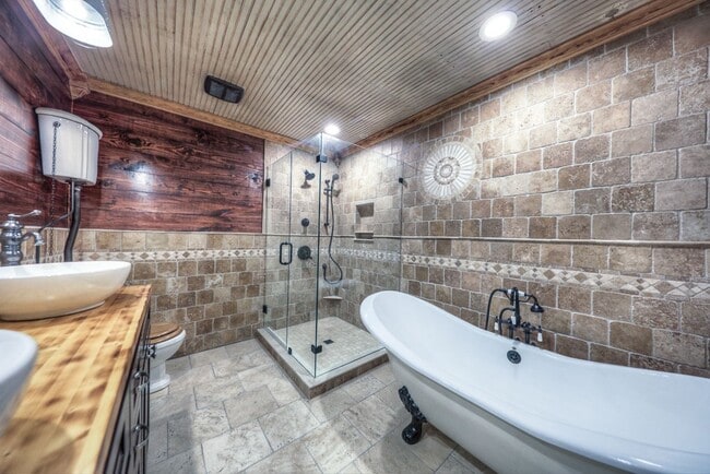 Building Photo - 10725 Joann St