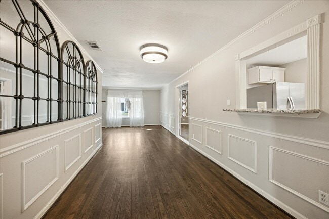 Building Photo - 2619 Eastgrove Ln