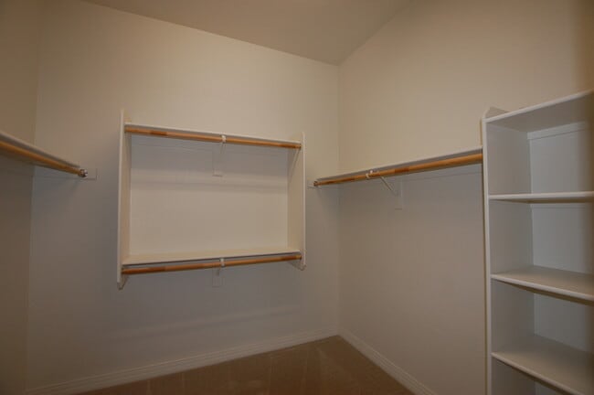 Building Photo - 7642 W Glass Ln