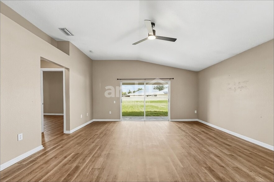 Building Photo - 1107 Summer Breeze Dr