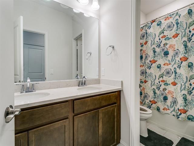 Building Photo - 3137 Lakespring Vis
