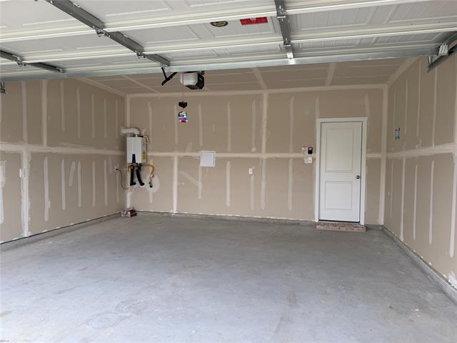 Building Photo - 604 Arabian Ln