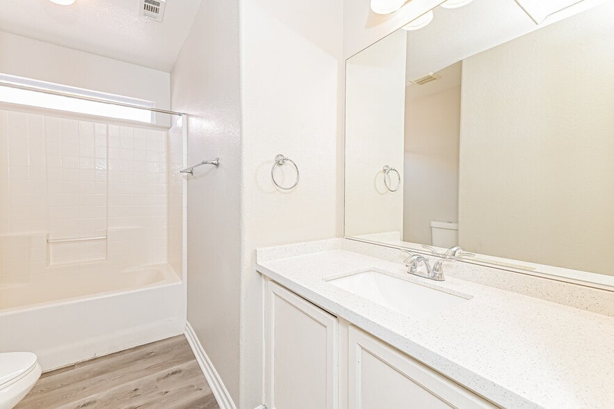 Building Photo - 5912 Crumbling Ridge St