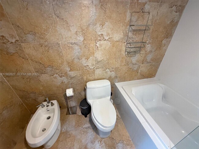 Building Photo - 1500 Bay Rd