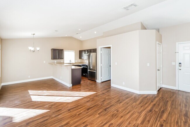 Building Photo - 925 Sunnyfield Way