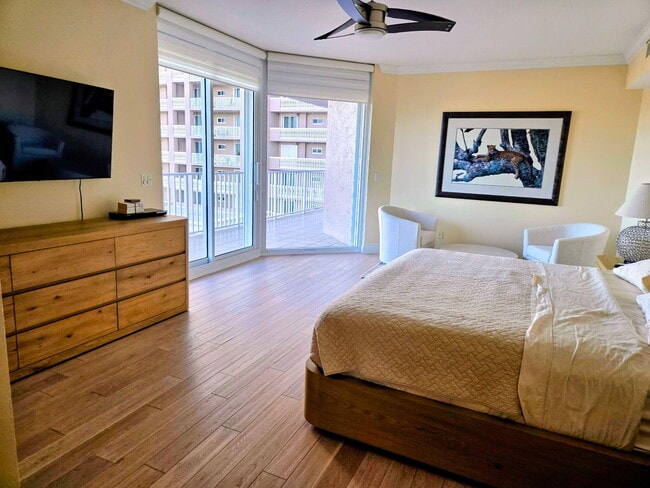 Building Photo - 700 Ocean Royale Way