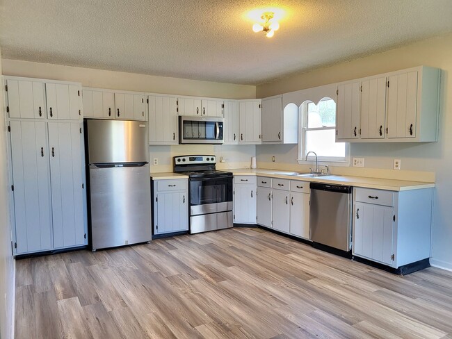 Building Photo - 3 bedroom home in Maiden