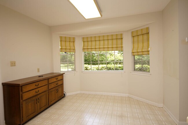 Building Photo - 18 Sherwood Rd NW