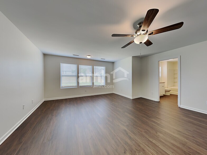 Building Photo - 4335 Lochurst Dr
