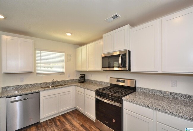 Building Photo - 6558 Creek Cir