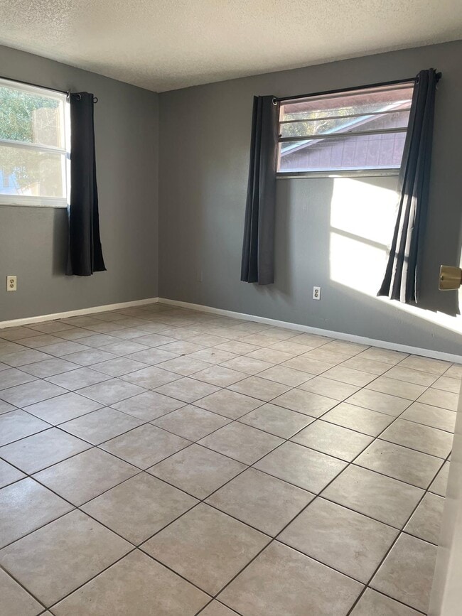 Building Photo - 445 2nd Ave