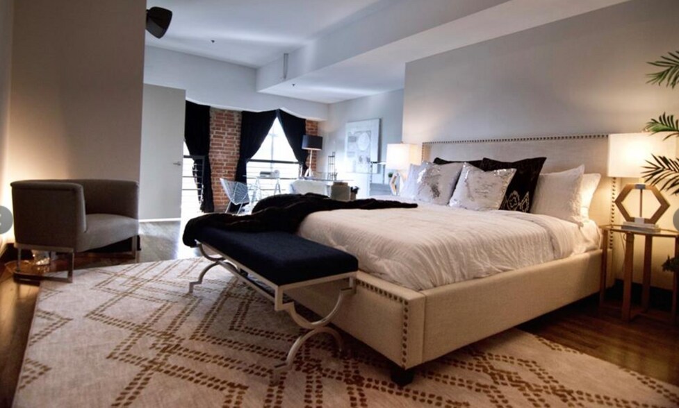 Primary Bedroom - 849 S Broadway