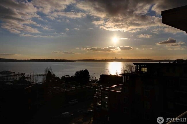 Building Photo - 2Bd/2Ba Kirkland Condo