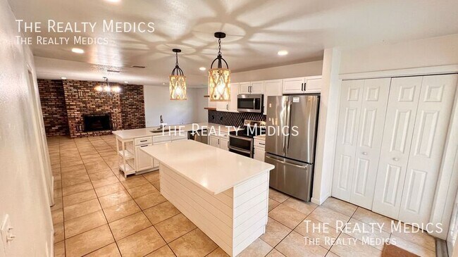 Building Photo - 1009 Alfred Dr